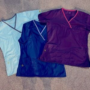3 Wonderwink scrub tops Small NWOT